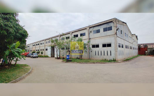 Land With 4 Warehouses & Yard For Sale In Industrial Area