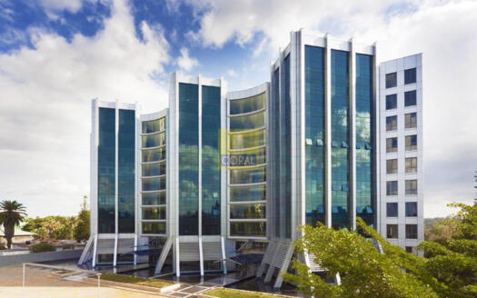 High-End Fully Fitted & Partitioned Corporate Office Space To Let