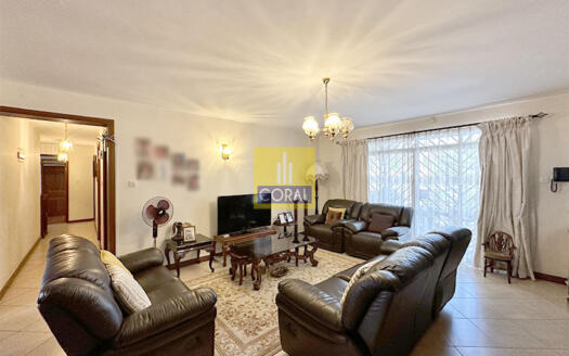 Modern 3 bed All Ensuite plus dsq for Sale In Lavington