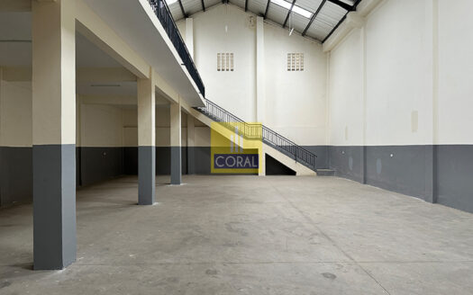 8,200 sqft Warehouse For Sale , Prime Location off Quarry Rd.