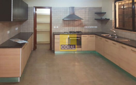 Spacious 3-bed Apartment with Detached SQ for sale in Parklands