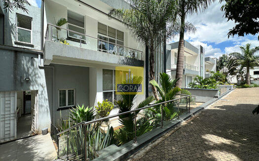 Contemporary 4-Bedroom Villa with Pool for sale in Kyuna