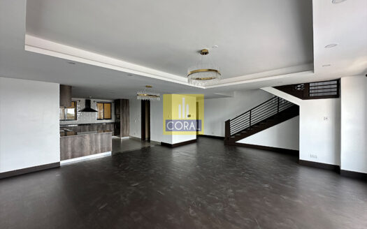 4 Bedroom Duplex plus DSQ For sale in Lavington