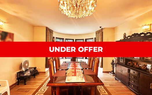 Contemporary 5 Bedroom Villa In The Heart of Kyuna for sale.