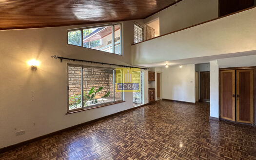 3 Bedroom Maisonette With a Beautiful Common Garden to let off School Lane