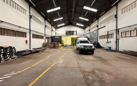 1.6 Acres with a Built up of More than 14,000 sqft In Baba Dogo.