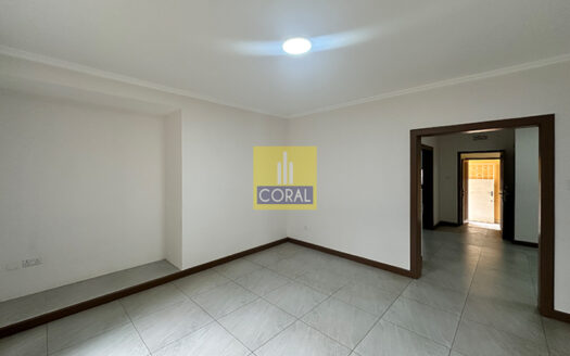 Renovated 2 bed apartment to let in Parklands